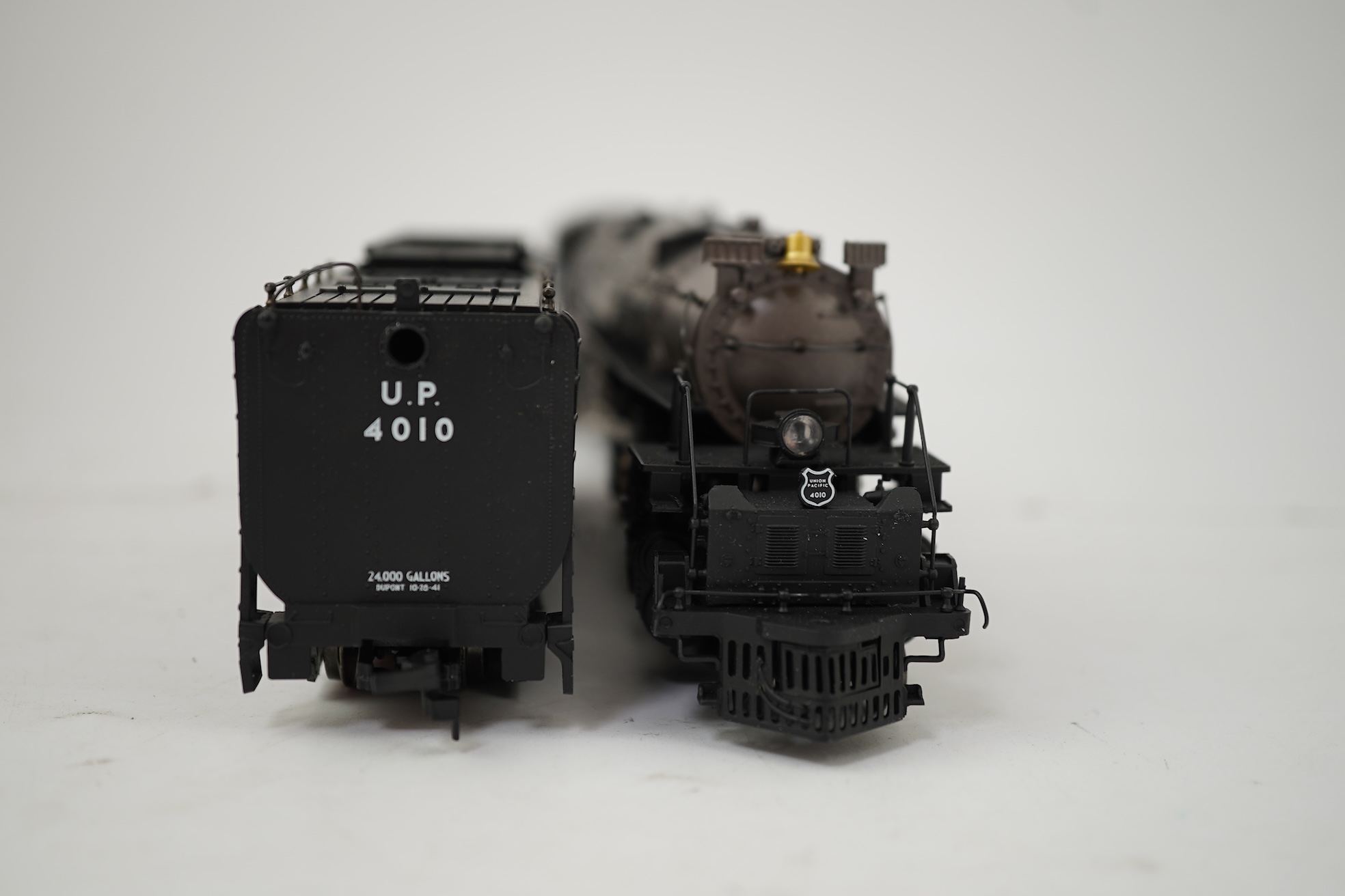 A boxed HO gauge Rivarossi (5440) model of Union Pacific Big Boy 4010, 4-8-8-4 tender locomotive, powered for two rail operation.